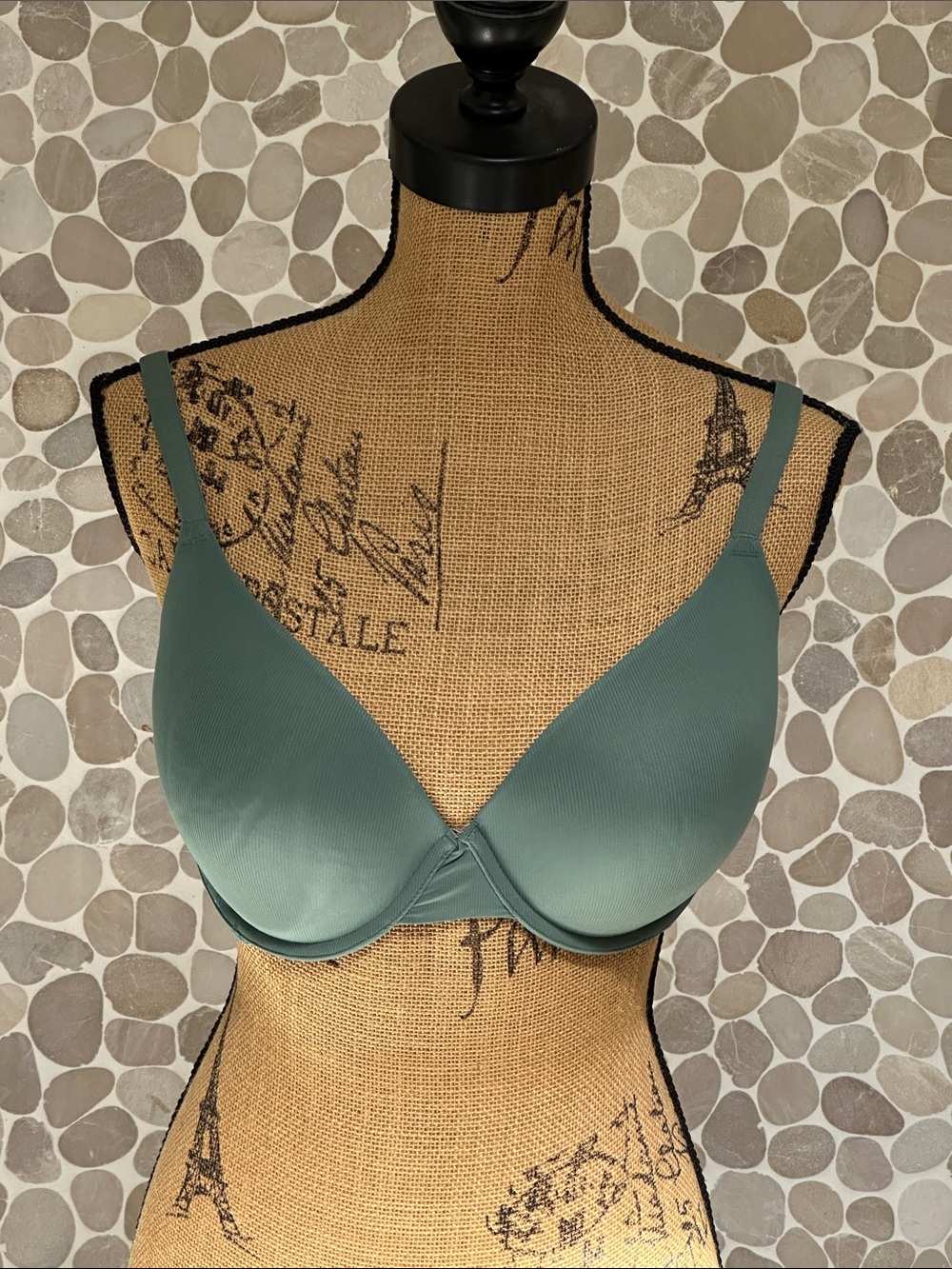 PINK Victoria's Secret Smooth Underwire Bra in Sage Green